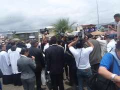 Présidente Chinchilla noyée dans la foule